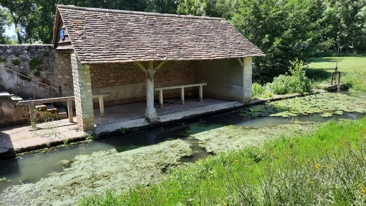 Hotel La Ménagerie Maigne Esterno foto